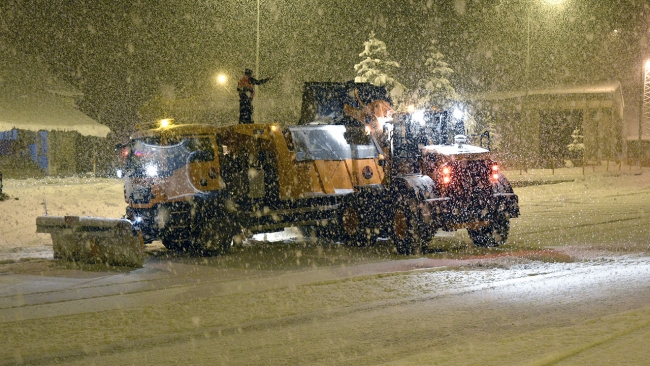 Zigana Dağı'nda ulaşıma kar engeli